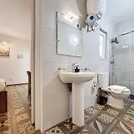 Chic 4br Maltese Gem With Game In Siġġiewi