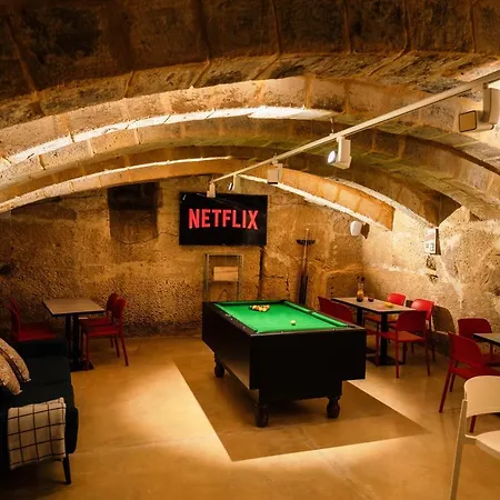 Dom wakacyjny Modern Maltese Gem With Game Room Cellar *