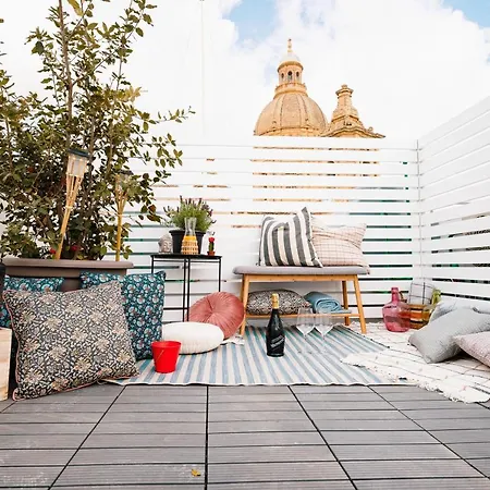 펜션 Chic 4br Maltese Gem With Game In *