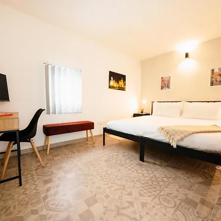 A Modern Maltese Townhouse In Hébergement de vacances