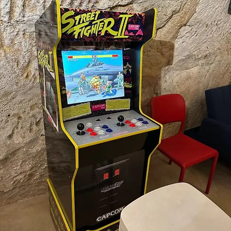 Dom wakacyjny Modern Maltese Gem With Game Room Cellar