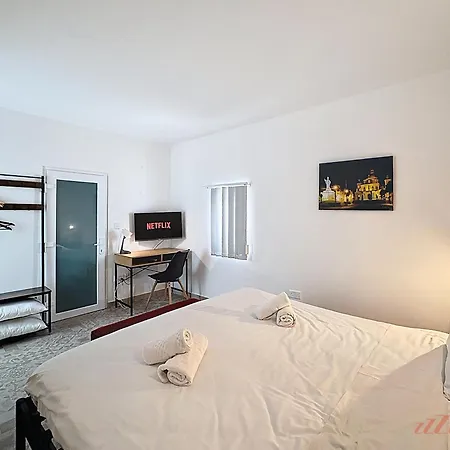 Chic 4br Maltese Gem With Game In Siġġiewi