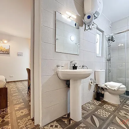 Chic 4br Maltese Gem With Game In Siggiewi