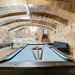 Chic 4br Maltese Gem With Game In *