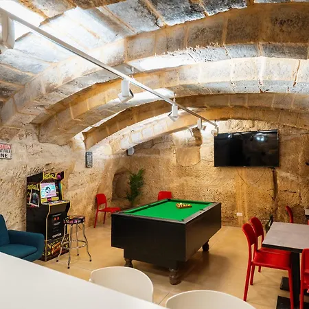 度假居 A Modern Maltese Townhouse In *