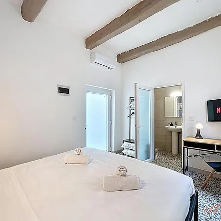 Chic 4br Maltese Gem With Game In Siggiewi