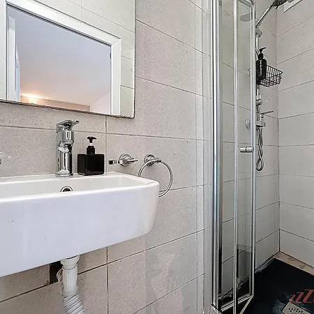Chic 4br Maltese Gem With Game In *