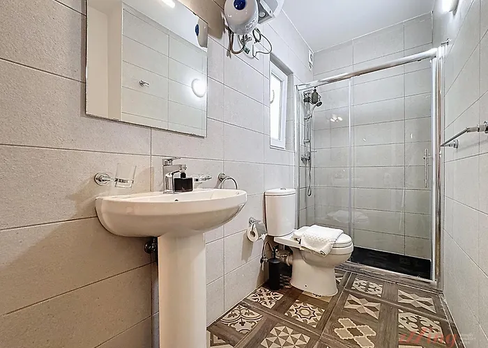 Modern Maltese Gem With Game Cellar 別荘